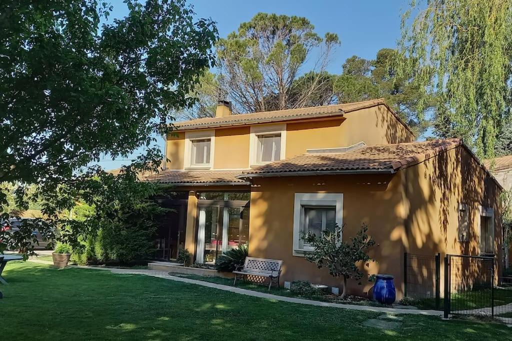 Logement lumineux, entièrement rénové avec jardin Caumont-sur-Durance Esterno foto